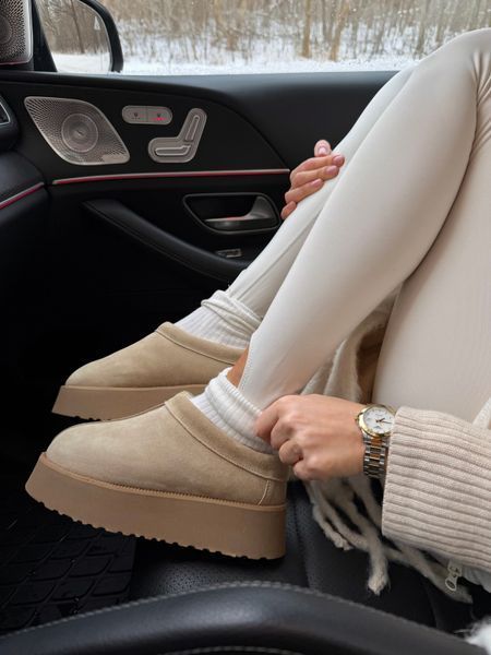 Uggs model &ldquo;Gaide&rdquo;, suede, sand color, fur lining, size 41, 36, Suede, Beige, Хутро, Gaide